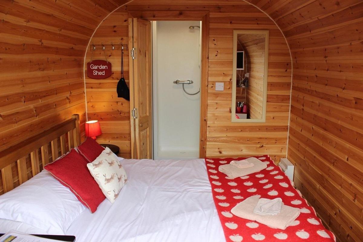 Hotel Sea And Mountain View Luxury Glamping Pods Heated Holyhead Exterior foto